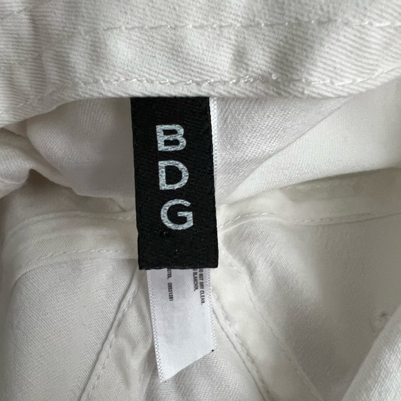 🎉 HOST PICK 🎉 BDG Yin and Yang White Baseball Cap - Picture 3 of 5